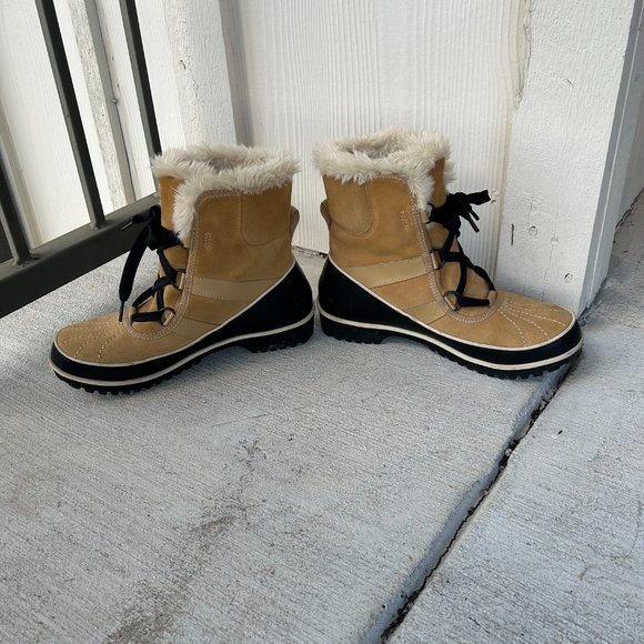 Sorel Caribou Winter Boots (women's sizing) - Picture 3 of 5